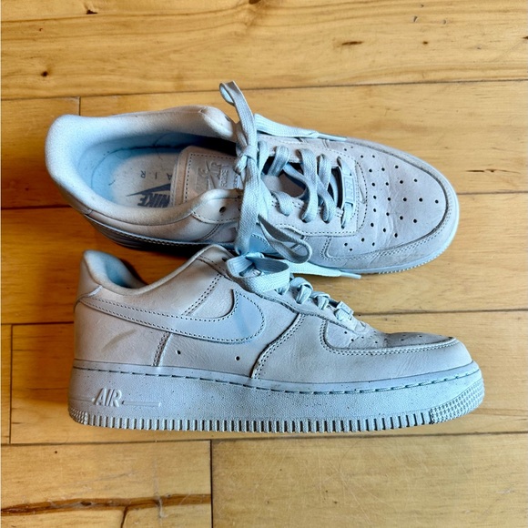 Nike Air Force 1 - Picture 1 of 3